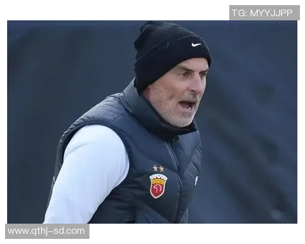 足球巨星因违规遭长期禁赛引发球迷热议与职业生涯走向讨论