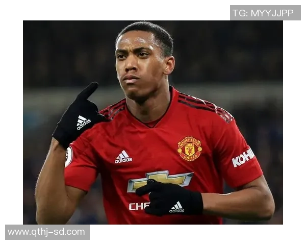 中国足球90年代球星实力排名及影响力分析：一代传奇的崛起与辉煌